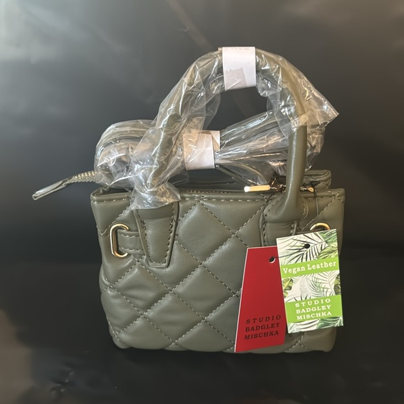 Badgley Mischka Mini Diamond Quilted Tote with Front Lock. NWT - Picture 2 of 9